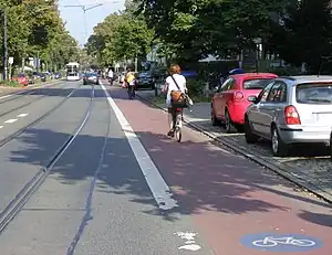 solid_line – often indicates an exclusive lane and/or obligatory/mandatory use in some countries.