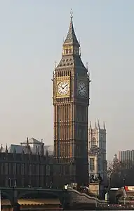 Ejemplo #2 amenity=clock support=tower display=analog faces=4 visibility=area