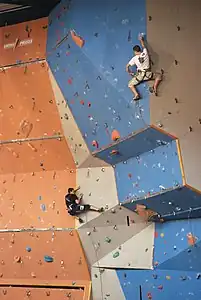 Klettern an der Wand von Voiron, Auvergne Rhône-Alpes championship (Isère, France).