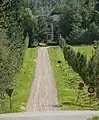 Los caminos de entrada pueden estar sin pavimentar.