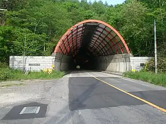 国道227号・稲倉石トンネル(江差町側から、2019年5月撮影).jpg