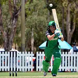 Nat Sciver batting