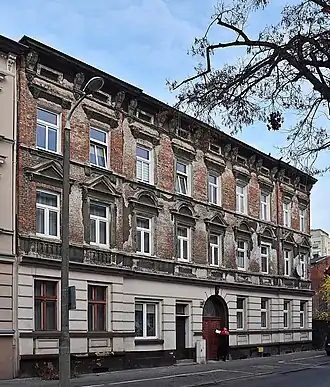 Frontage at 38