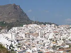 Álora seen from the castle, with mountain Hacho behind.
