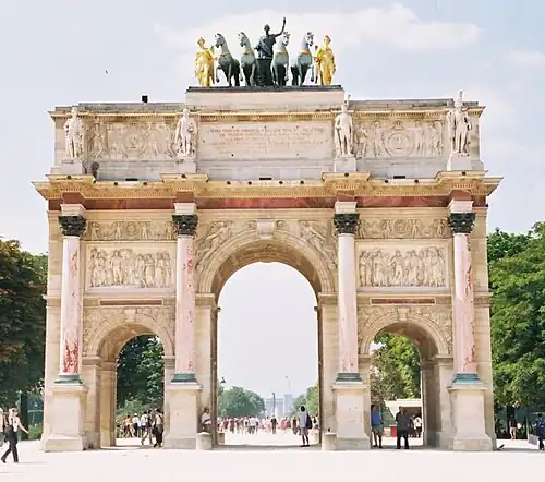 General view of the Arc de Triomphe du Carrousel