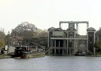 Fontinettes boat lift
