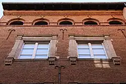 Façade overlooking the street