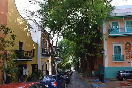 At the other end of Calle del Cristo