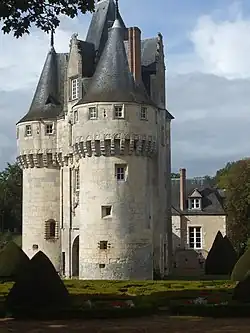 The chateau in Frazé