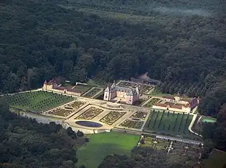 Château de Montjeu at Broye