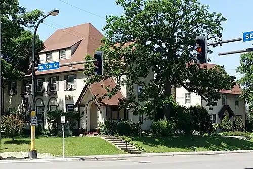 Kappa Kappa Gamma ΚΚΓ's Chi chapter (English Tudor, influenced by Arts and Crafts)
