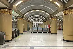 Line 7 concourse