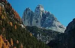 A picture of three mountain.