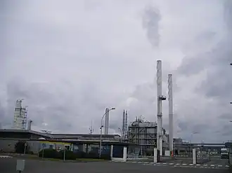 The oil refinery in Bésingrand
