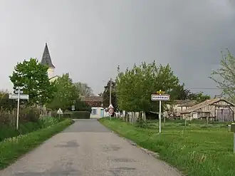 The road into Ferrensac