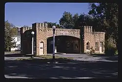 E. W. Norris Service Station – Castle Lodge, (Glen Elder)