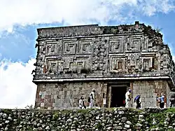 Governor's Palace side view
