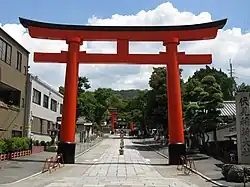 Daiwa torii. Note the daiwa rings at the top of the pillars.