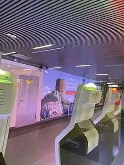 International departure safety hall