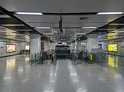 Line 1 concourse