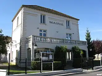 The town hall in Luzancy