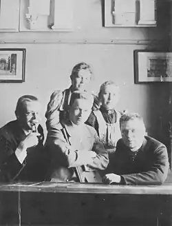 Lindgren bottom right in 1896,