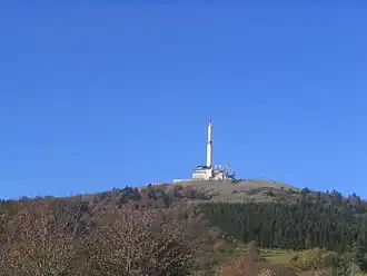 Crêt de l'Oeillon with the France Info antenna