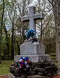 largest grave in the confederate cemetery in Resaca, ga
