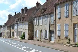 Houses on the main road in Champlemy