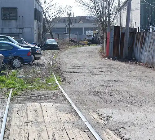 Former level crossing of Staten Island Railway