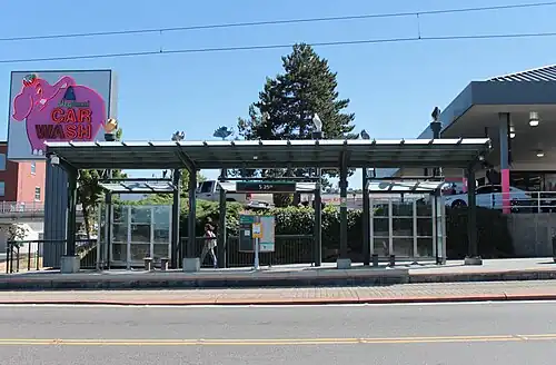 South 25th Street station platform