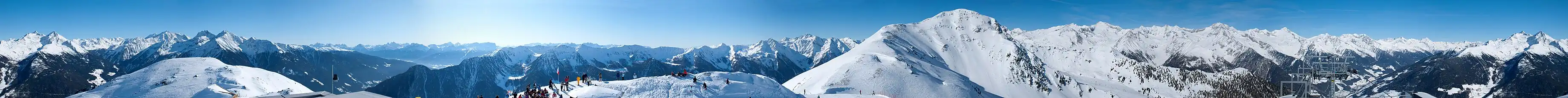 360° panoramic view from the Sonnklar top station (2,400 m), Speikboden ski area