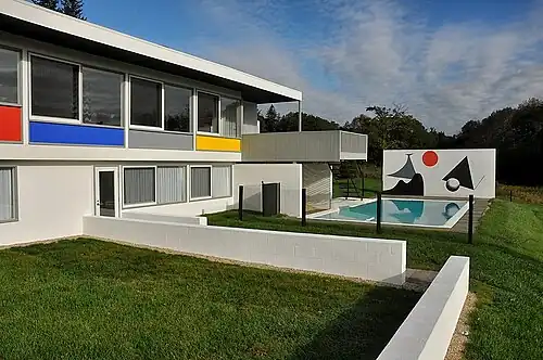 The Stillman House Litchfield, Connecticut, by Marcel Breuer (1950) The swimming pool mural is by Alexander Calder