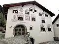 Könz has worked on restorations of the facade of the Tulpenhaus (tulip house) in Sur En.[1]