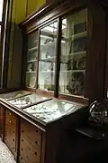 Cabinet 15