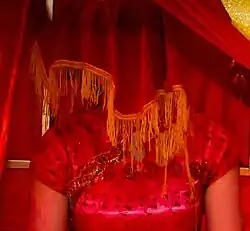 Traditional Chinese wedding ceremony (Honggaitou)