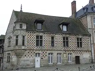 Municipal Library building (15th century)