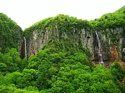 Yonako Falls: Gongen Falls (L) from Mt. Azumaya and Fudo Falls (R) from Mt. Neko