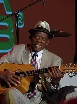 Papi Oviedo (2015)